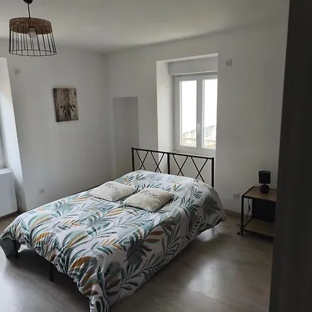 Grand Duplex Confortable En Plein Centre *
